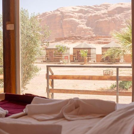 Villa Al Sultana Luxury Camp à Wadi Rum Extérieur photo