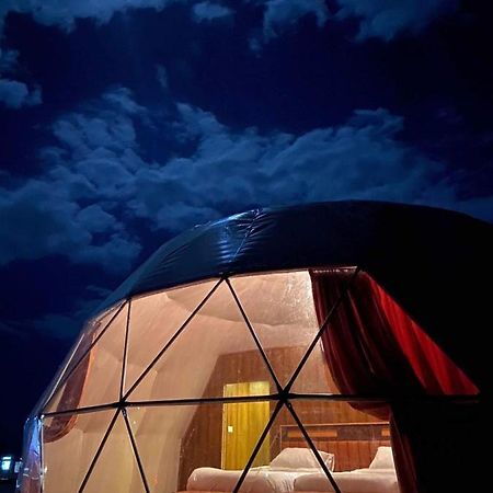 Villa Al Sultana Luxury Camp à Wadi Rum Extérieur photo