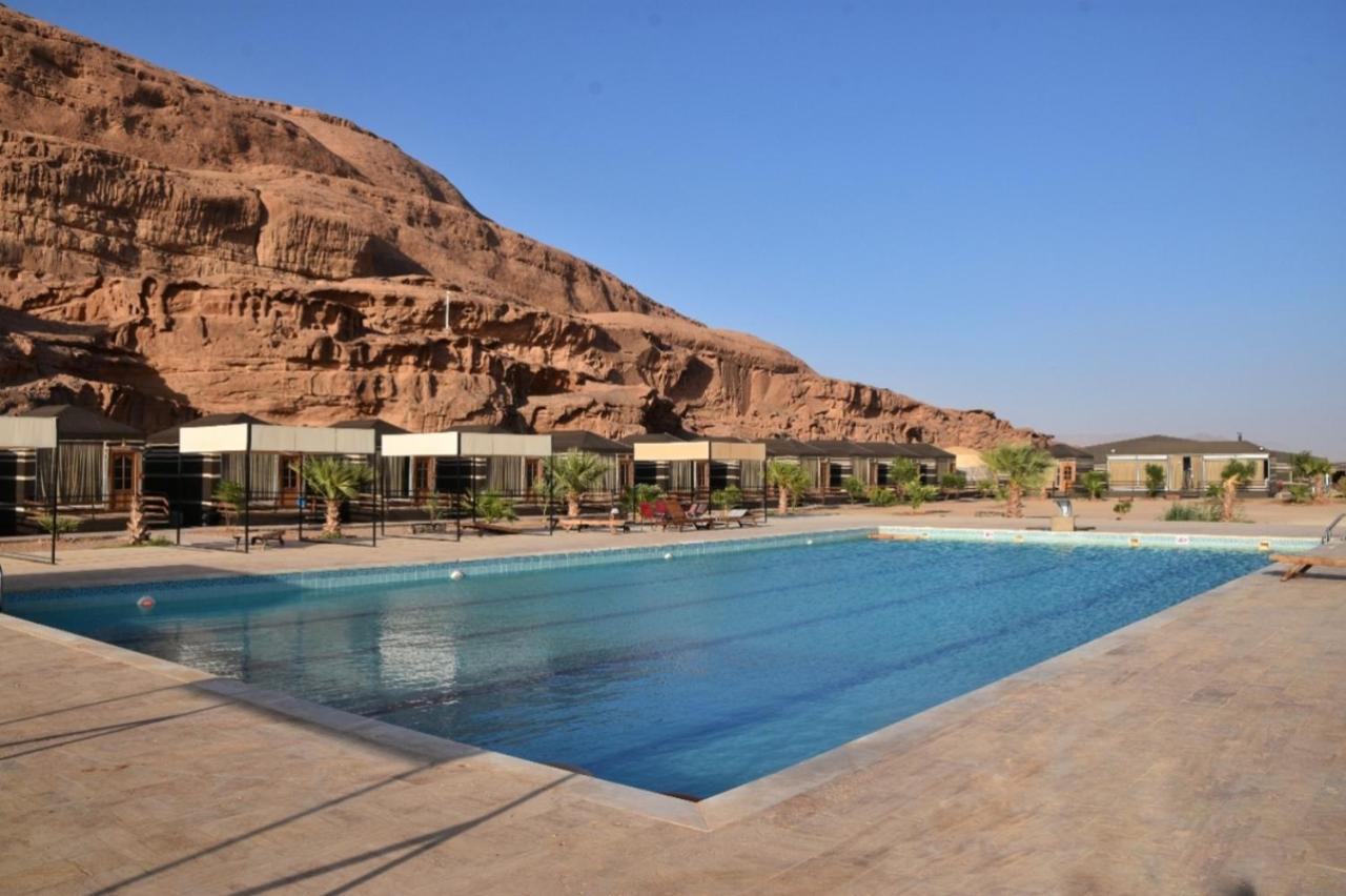 Villa Al Sultana Luxury Camp à Wadi Rum Extérieur photo