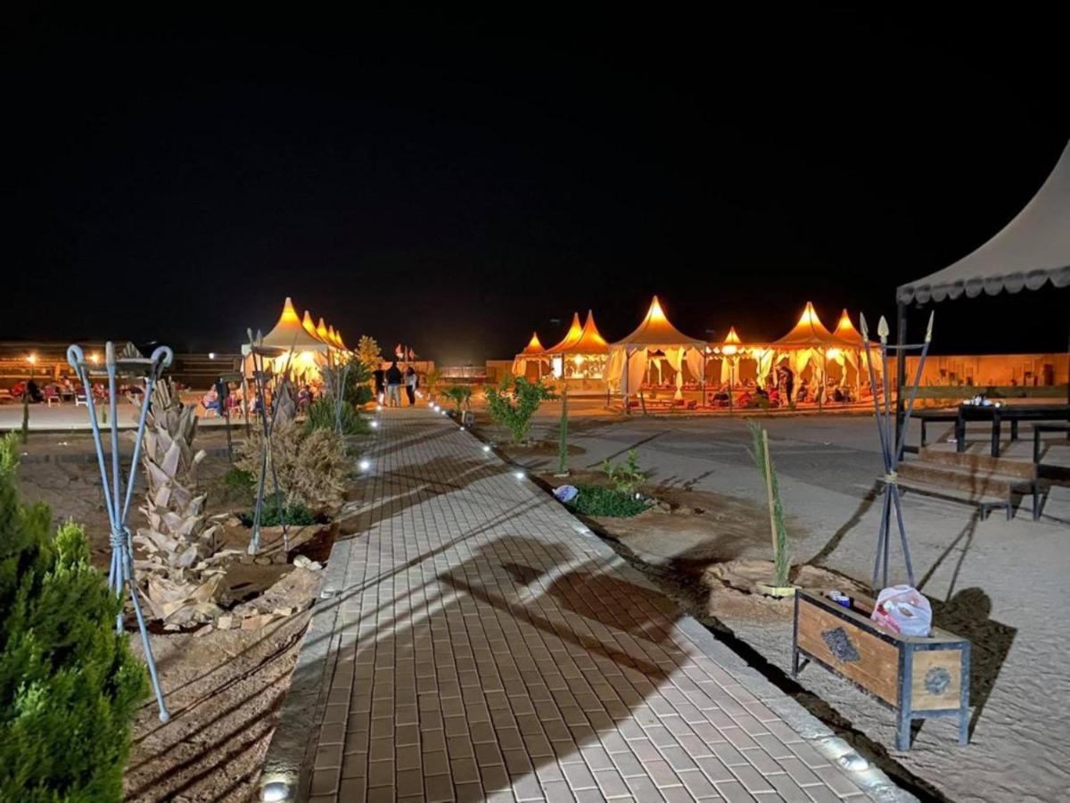 Villa Al Sultana Luxury Camp à Wadi Rum Extérieur photo