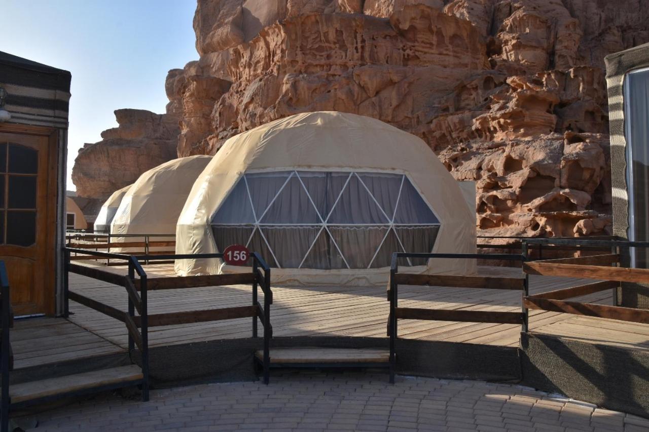 Villa Al Sultana Luxury Camp à Wadi Rum Extérieur photo