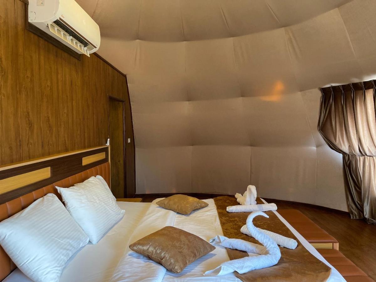 Villa Al Sultana Luxury Camp à Wadi Rum Extérieur photo