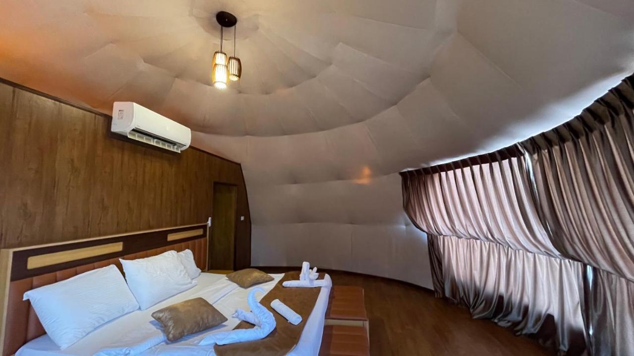 Villa Al Sultana Luxury Camp à Wadi Rum Extérieur photo