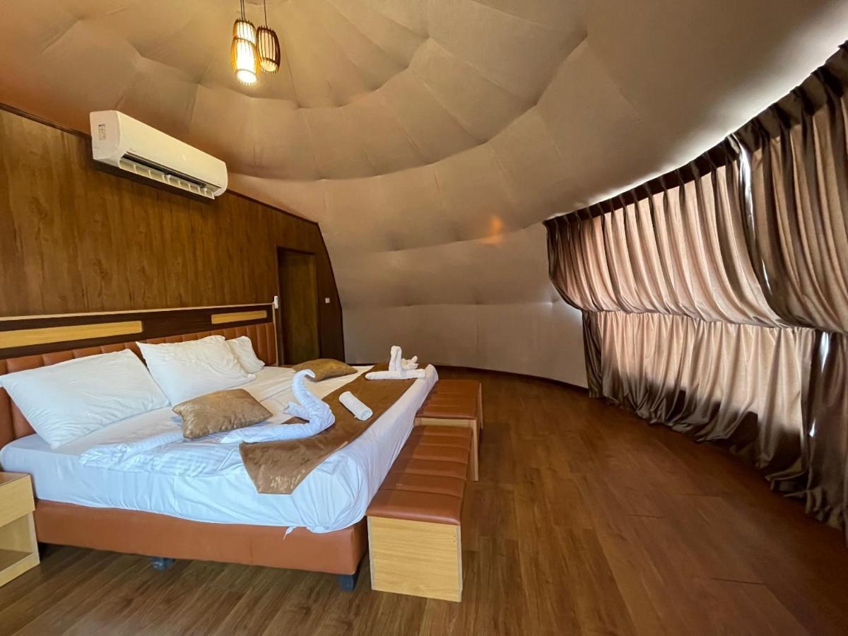 Villa Al Sultana Luxury Camp à Wadi Rum Extérieur photo