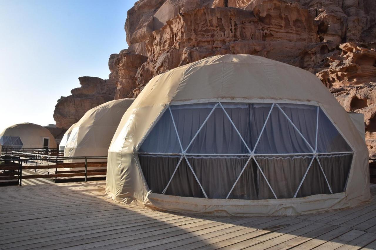 Villa Al Sultana Luxury Camp à Wadi Rum Extérieur photo
