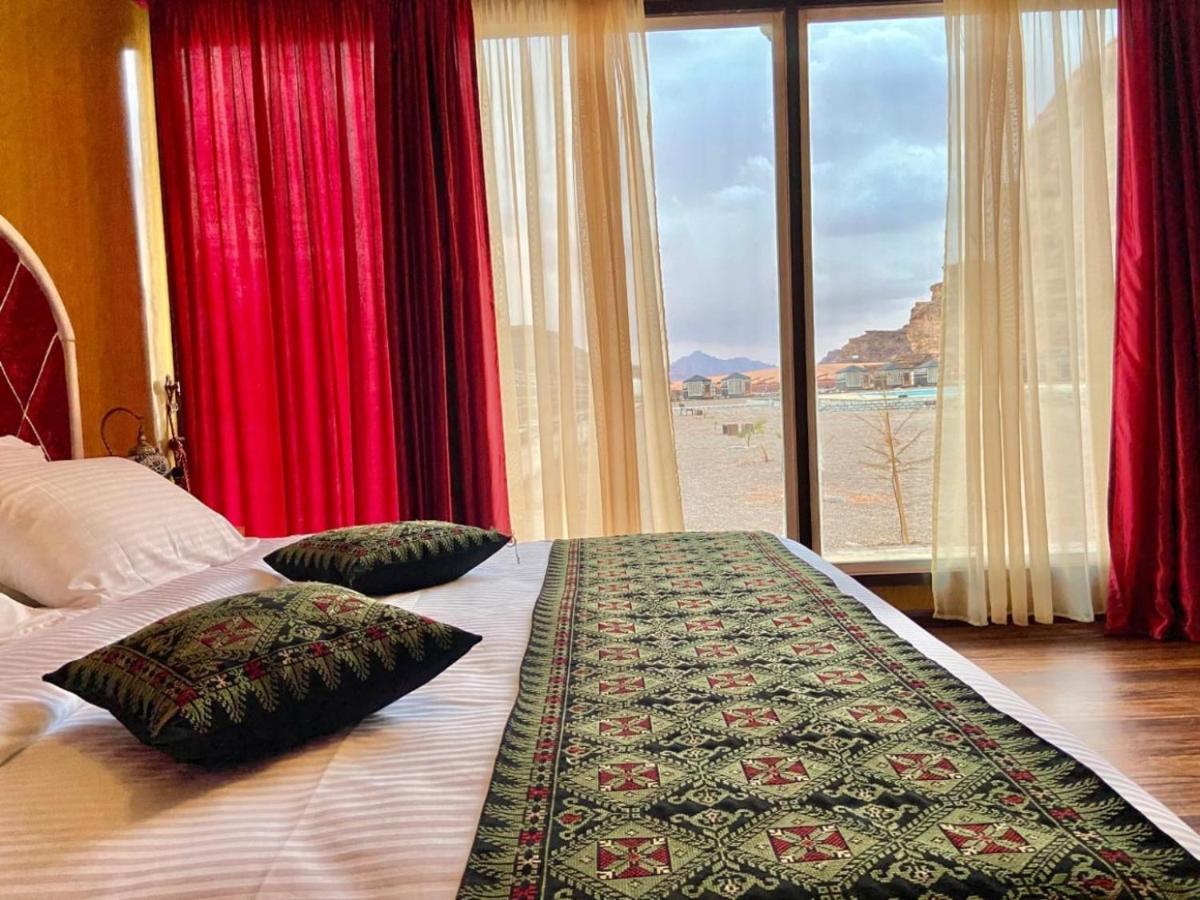 Villa Al Sultana Luxury Camp à Wadi Rum Extérieur photo
