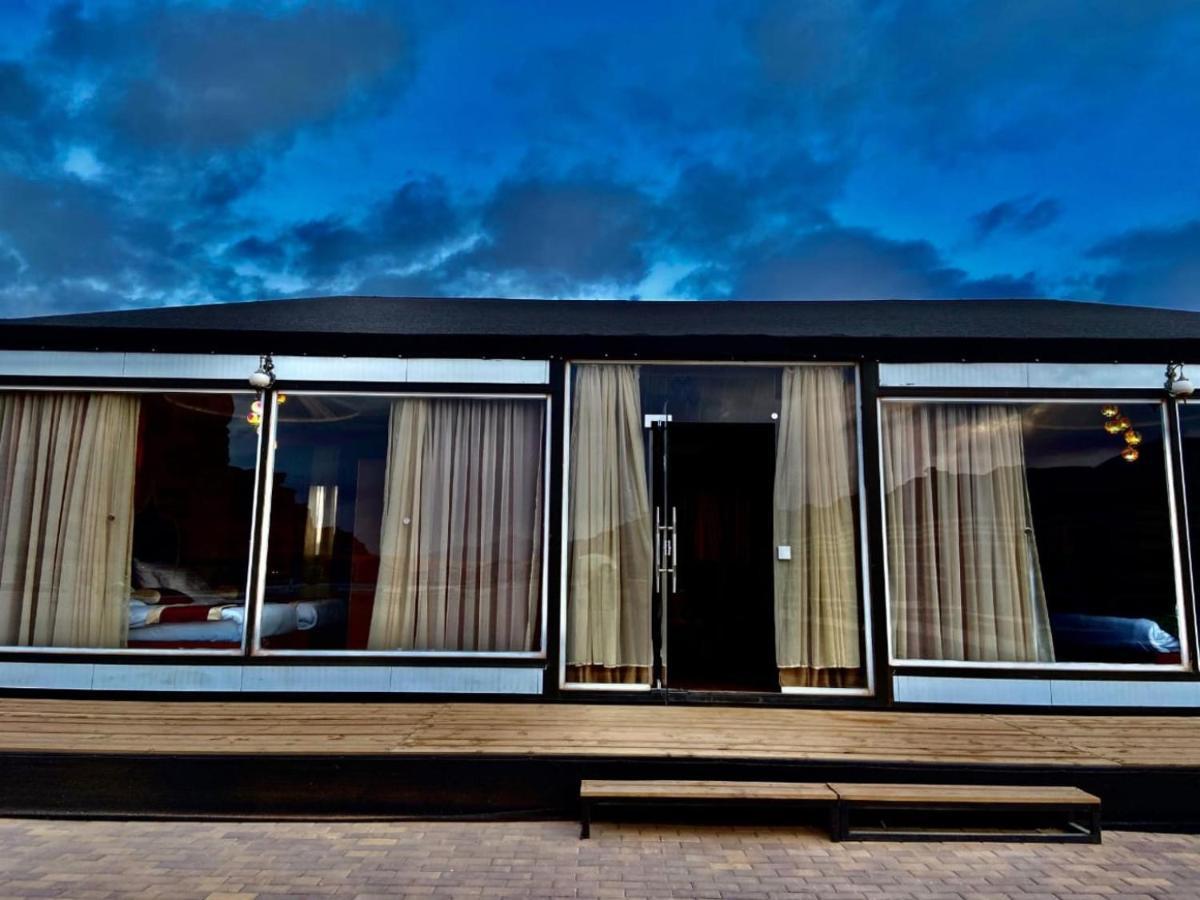 Villa Al Sultana Luxury Camp à Wadi Rum Extérieur photo