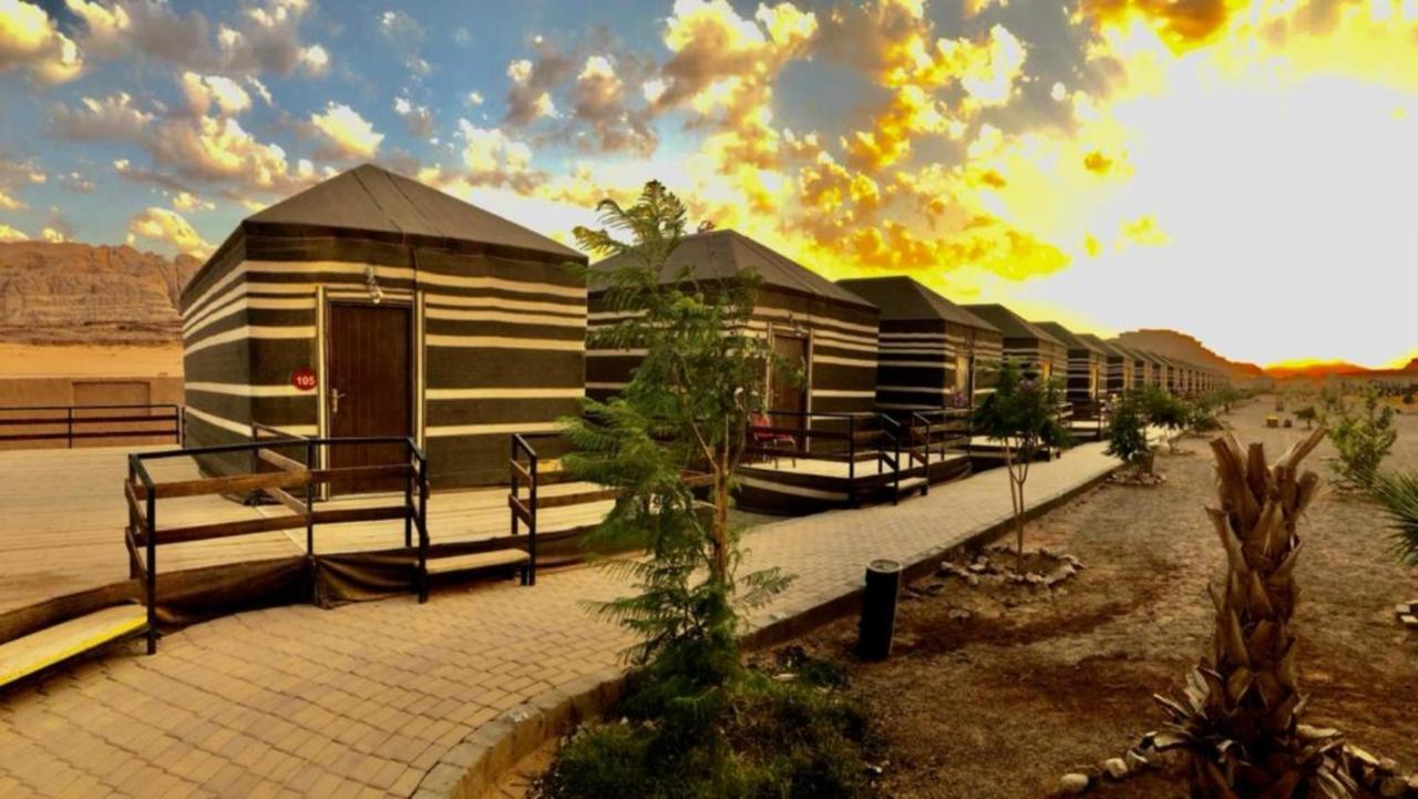 Villa Al Sultana Luxury Camp à Wadi Rum Extérieur photo