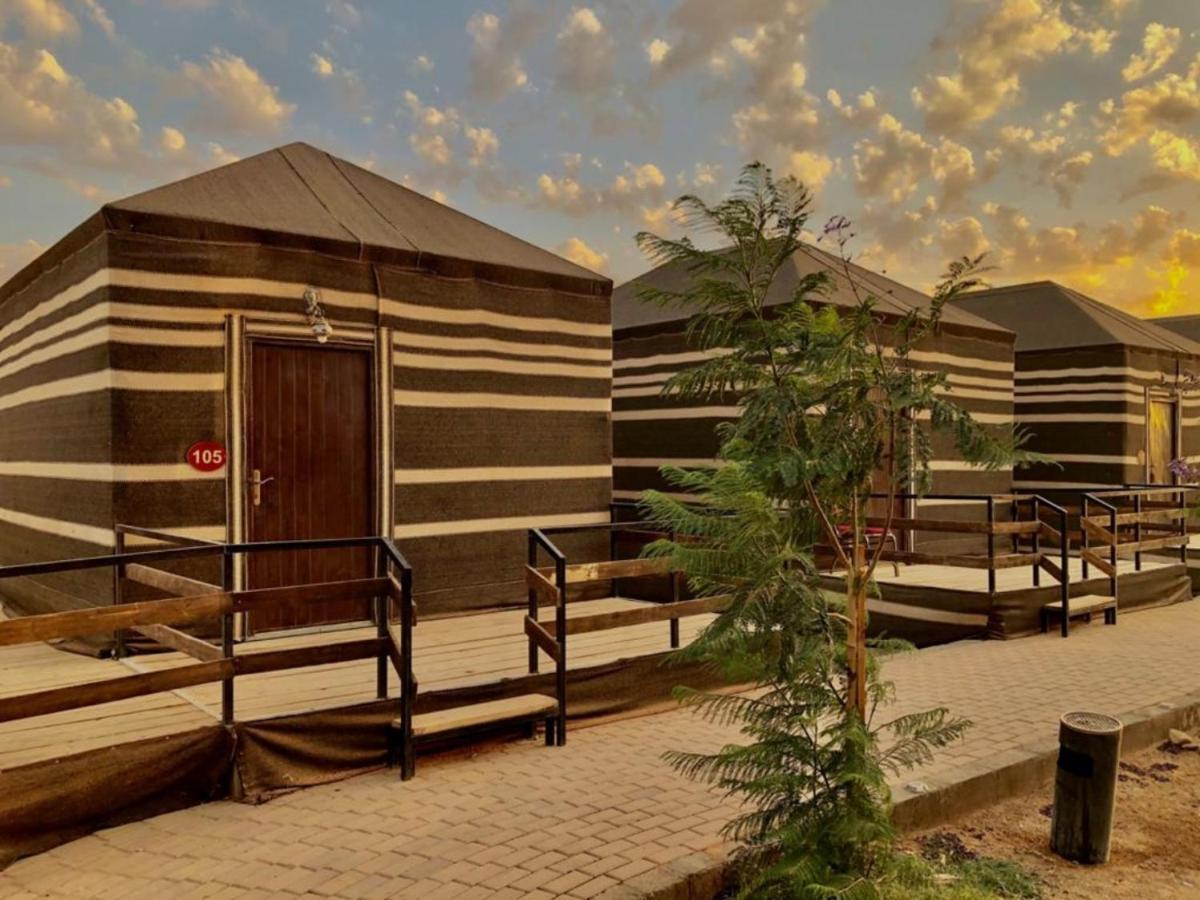 Villa Al Sultana Luxury Camp à Wadi Rum Extérieur photo