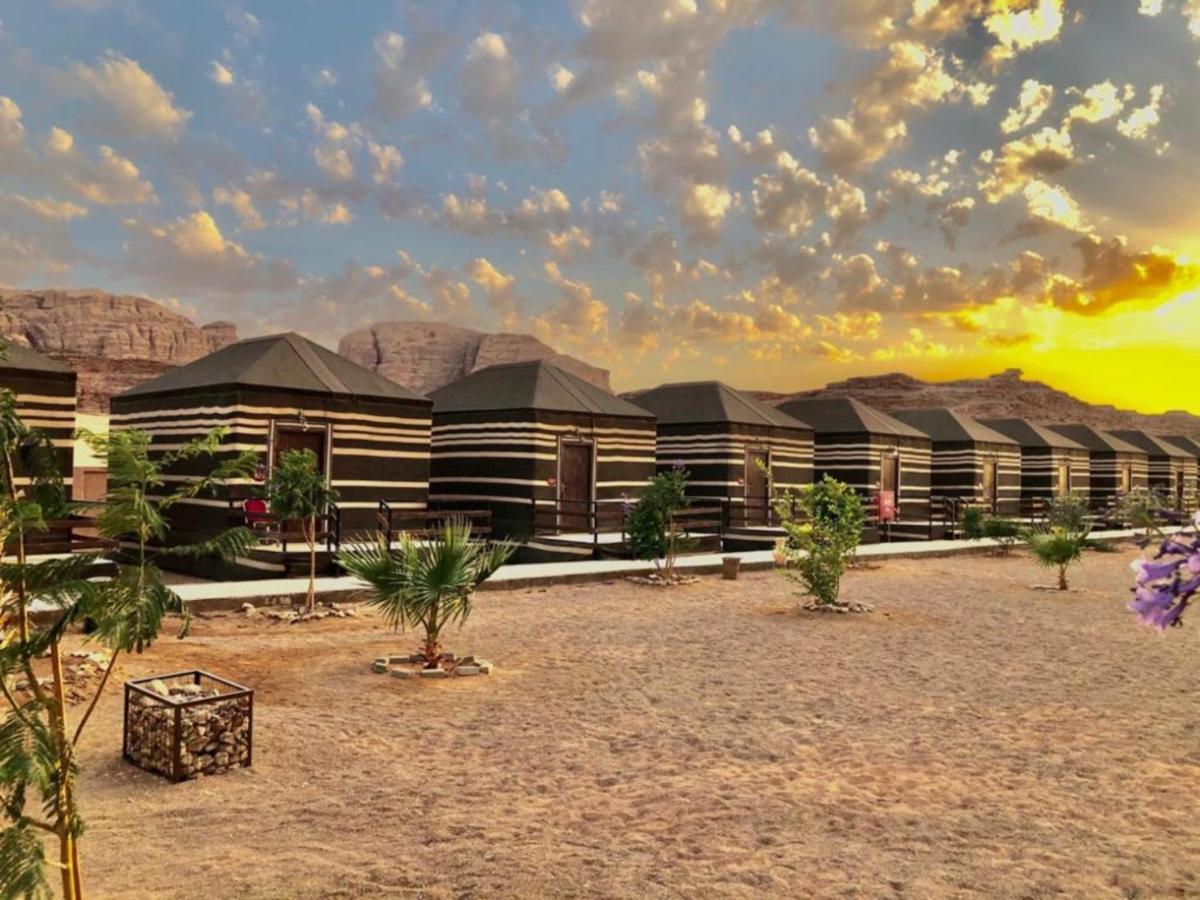 Villa Al Sultana Luxury Camp à Wadi Rum Extérieur photo