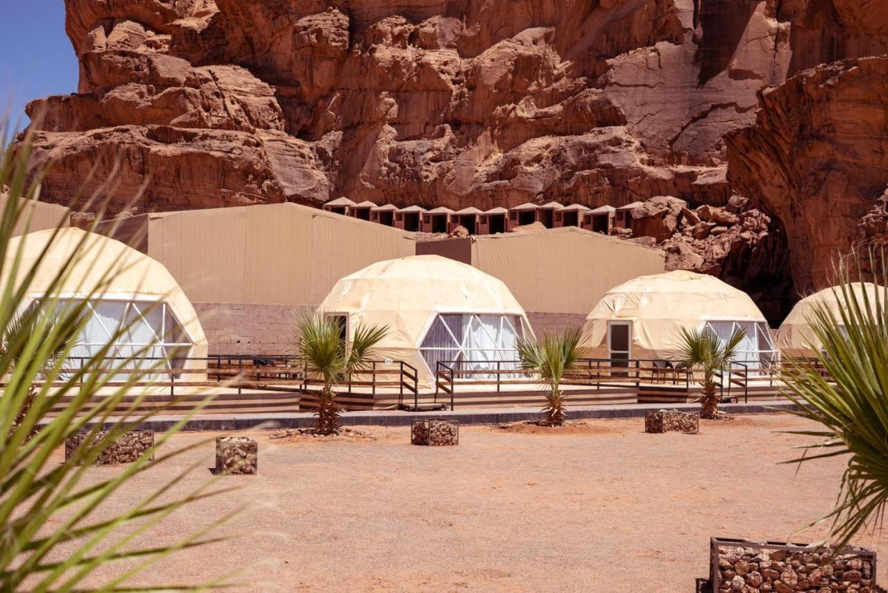 Villa Al Sultana Luxury Camp à Wadi Rum Extérieur photo