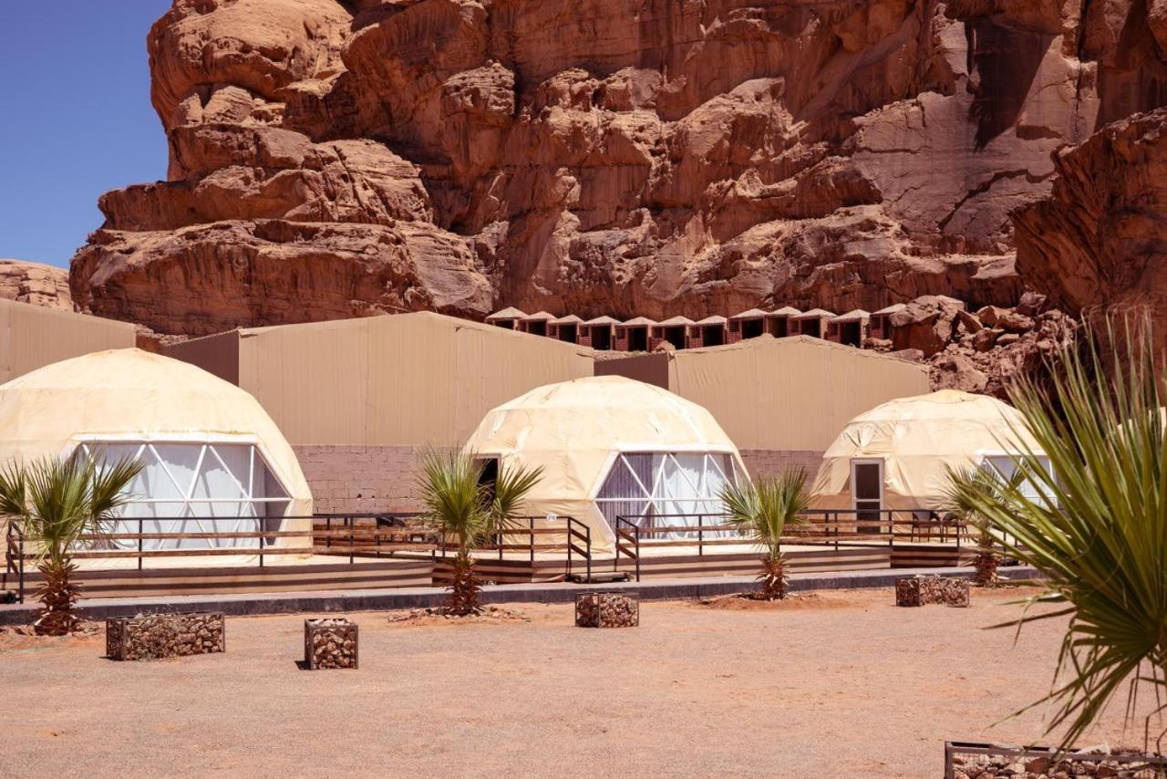 Villa Al Sultana Luxury Camp à Wadi Rum Extérieur photo