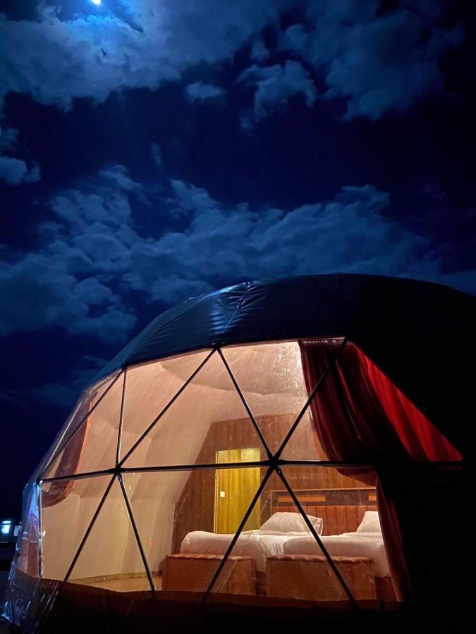 Villa Al Sultana Luxury Camp à Wadi Rum Extérieur photo